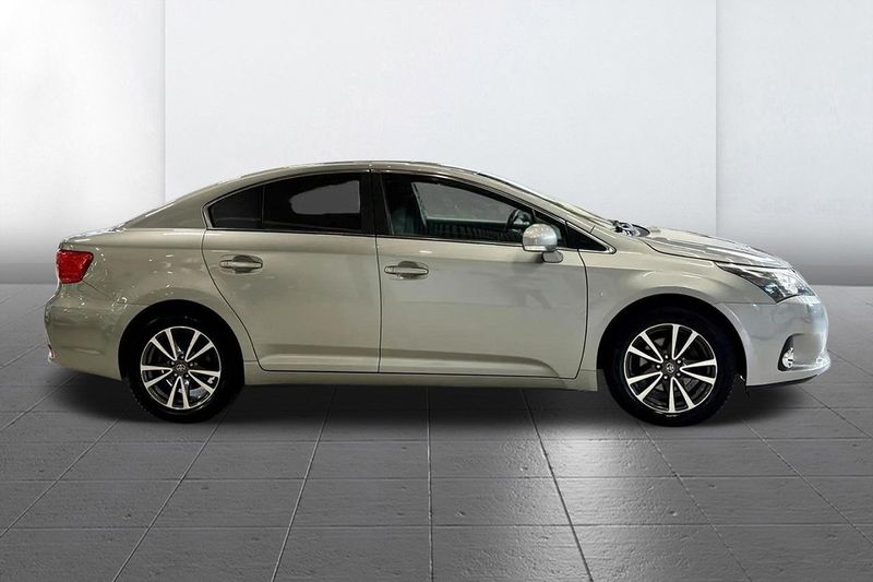 Toyota Avensis bild 5