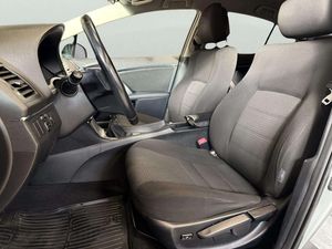 Toyota Avensis bild 10