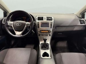 Toyota Avensis bild 15