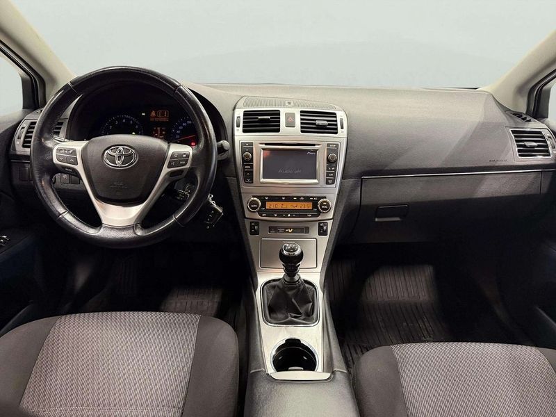 Toyota Avensis bild 15