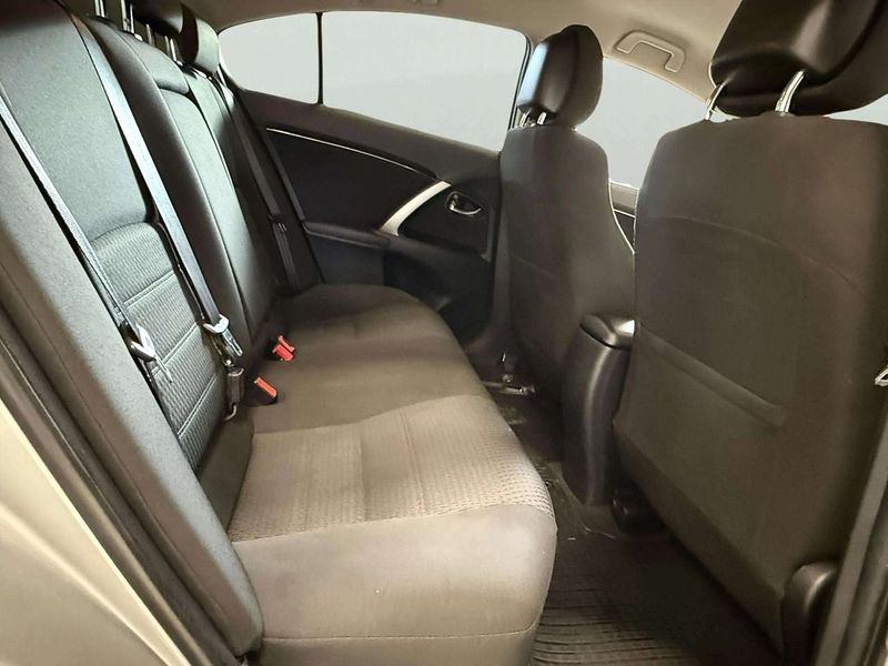 Toyota Avensis bild 12