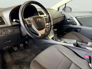 Toyota Avensis bild 11