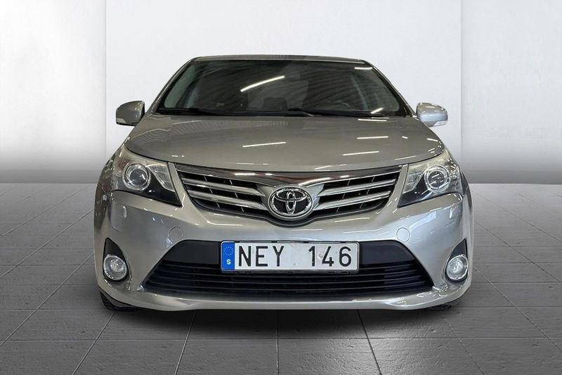 Toyota Avensis bild 3