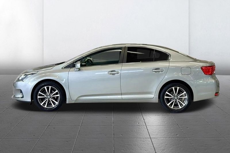 Toyota Avensis bild 9