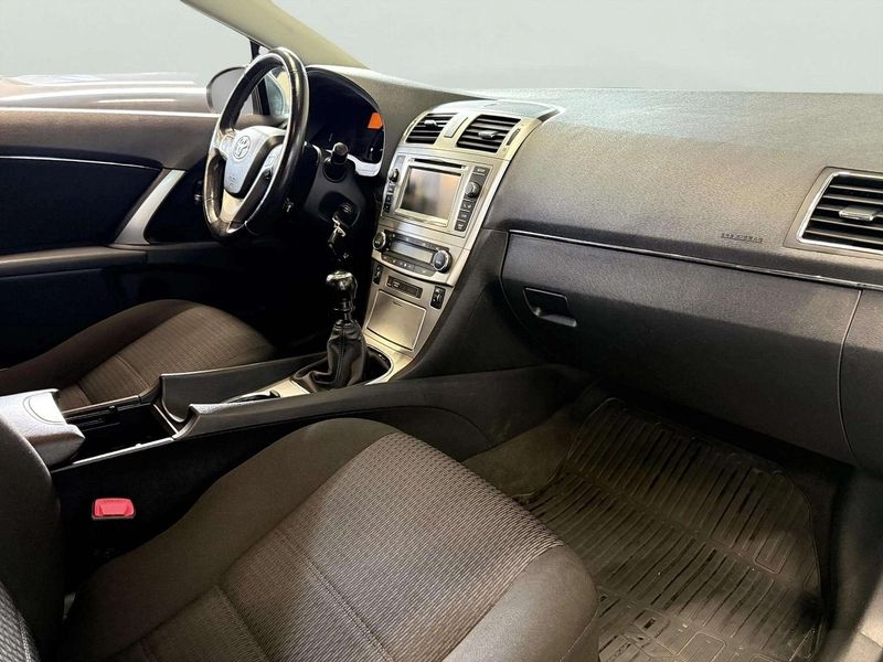 Toyota Avensis bild 14