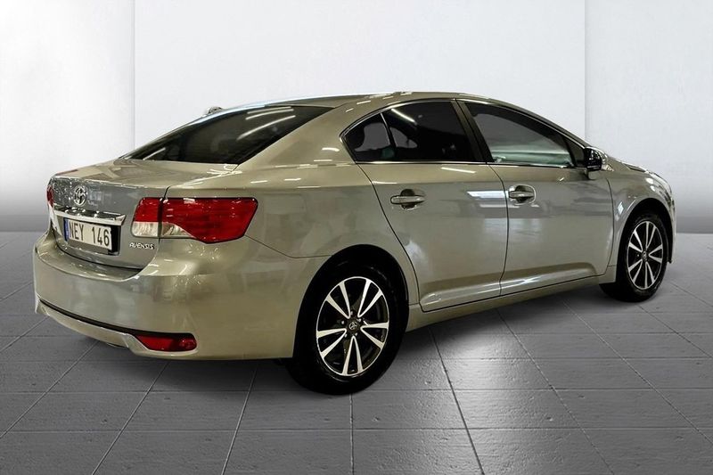 Toyota Avensis bild 6