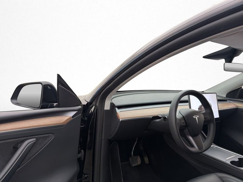 Tesla Model Y bild 13