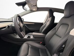 Tesla Model Y bild 14