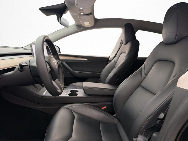 Tesla Model Y bild 14