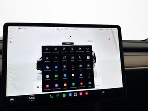 Tesla Model Y bild 25
