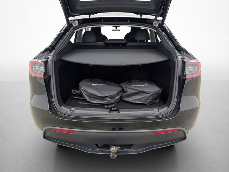 Tesla Model Y bild 20