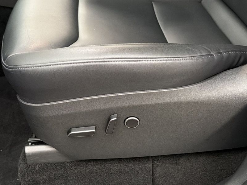 Tesla Model Y bild 23