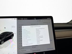 Tesla Model Y bild 12