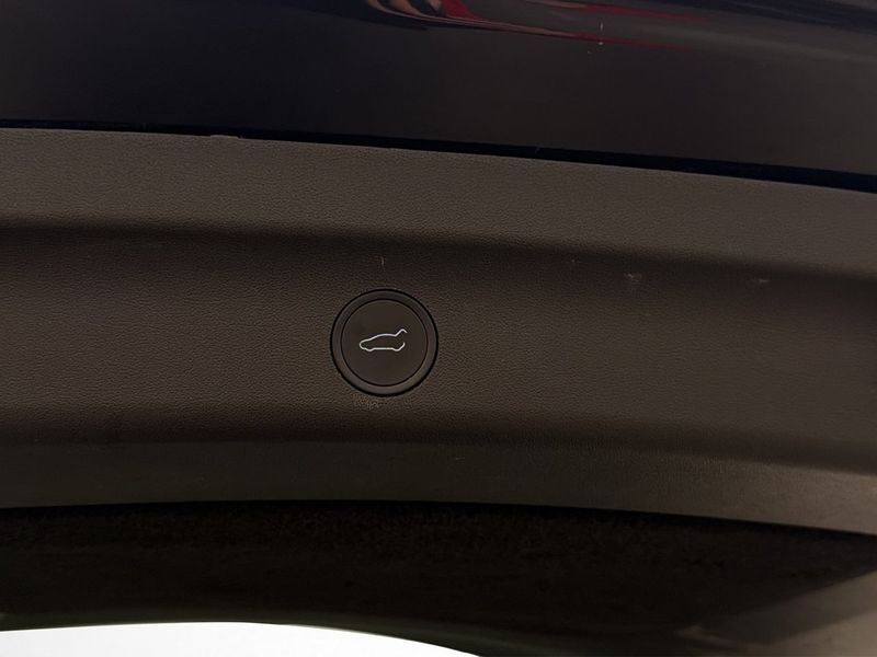 Tesla Model Y bild 22