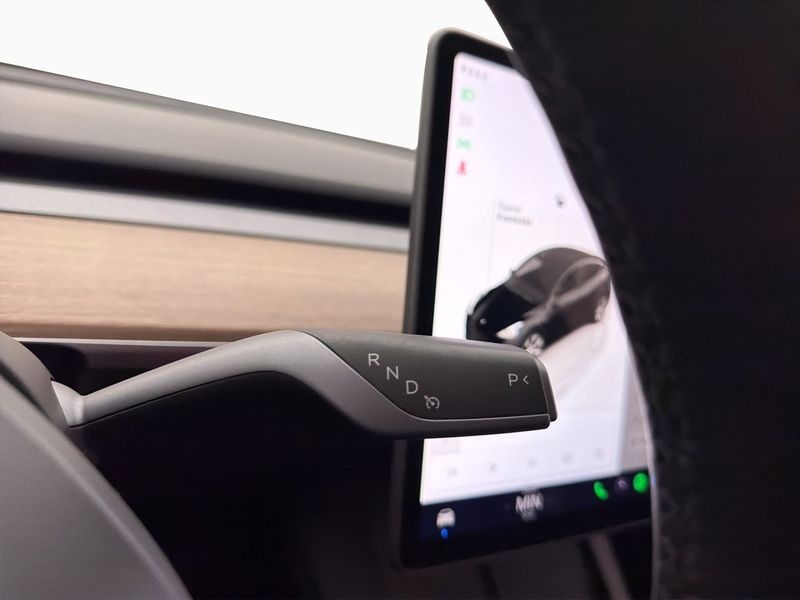 Tesla Model Y bild 33