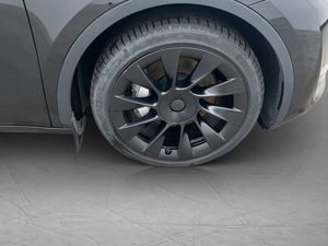 Tesla Model Y bild 11