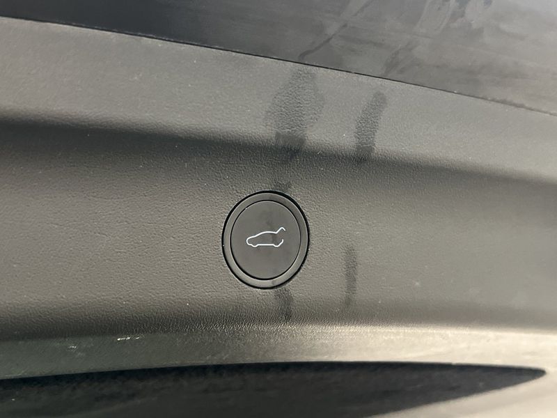 Tesla Model Y bild 21
