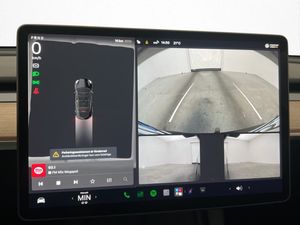 Tesla Model Y bild 32