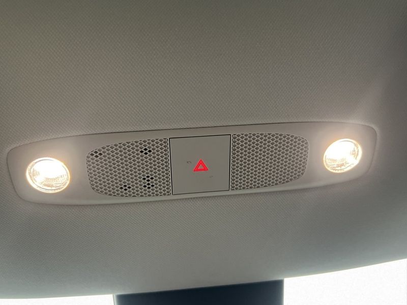 Tesla Model Y bild 35