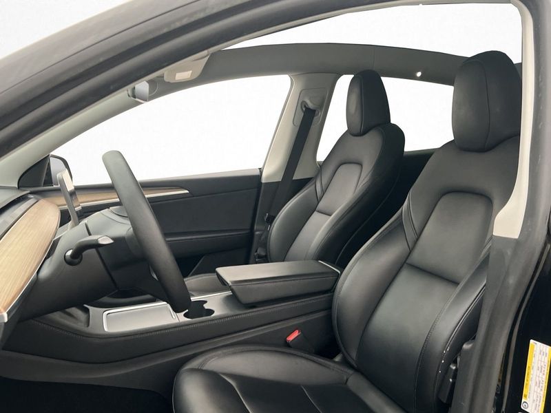 Tesla Model Y bild 13