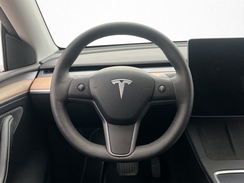Tesla Model Y bild 24