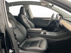Tesla Model Y bild 16
