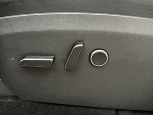 Tesla Model Y bild 23