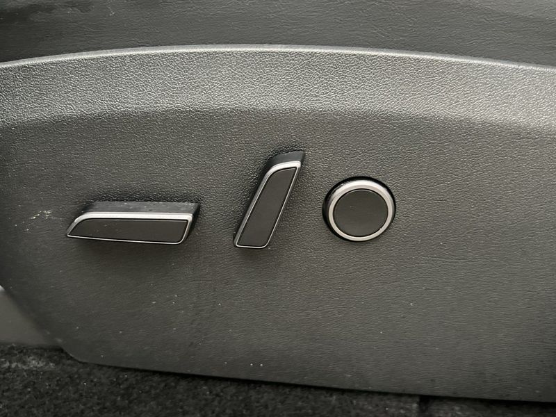 Tesla Model Y bild 23