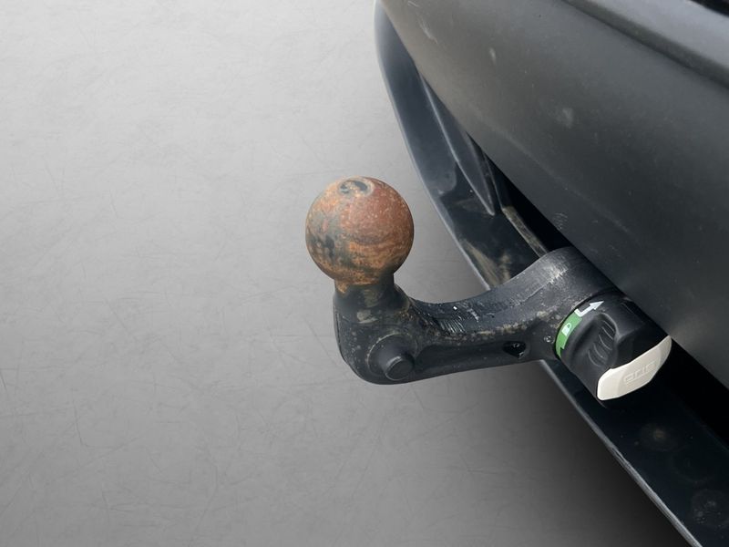 Tesla Model Y bild 18