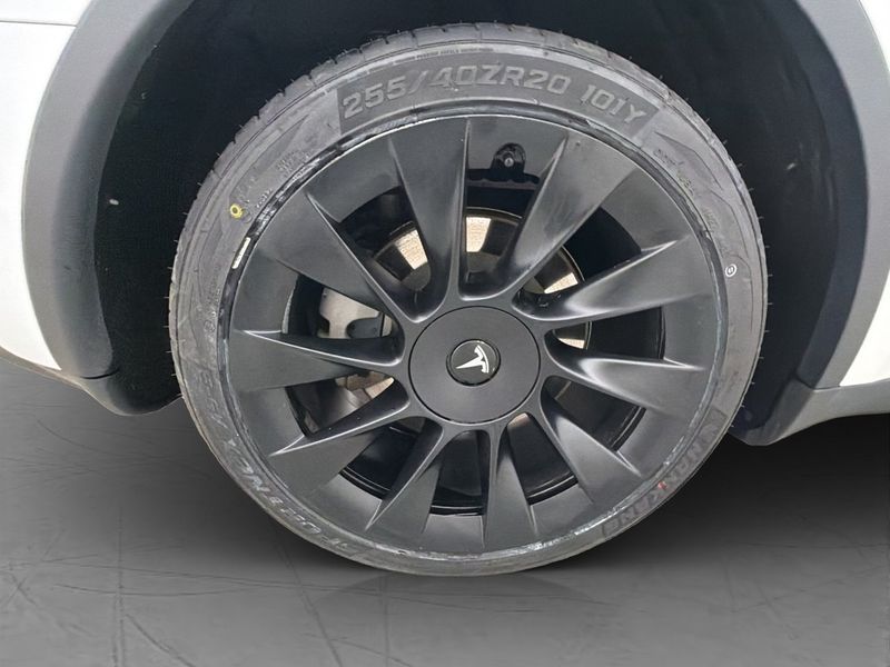 Tesla Model Y bild 34