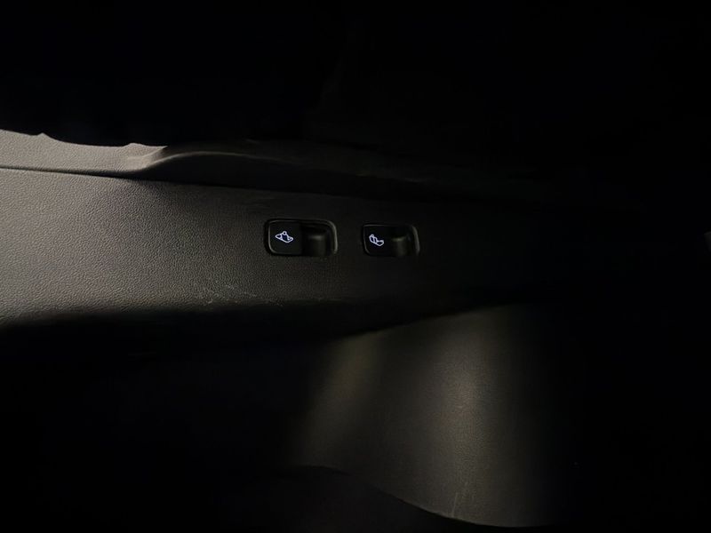 Tesla Model Y bild 12