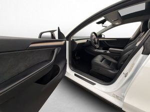 Tesla Model Y bild 29
