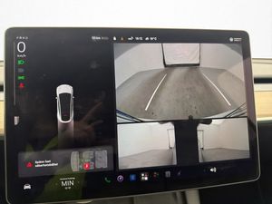 Tesla Model Y bild 30