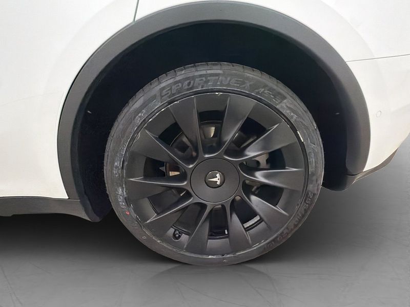 Tesla Model Y bild 33