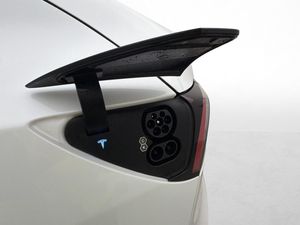 Tesla Model Y bild 31