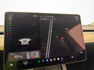 Tesla Model Y bild 15