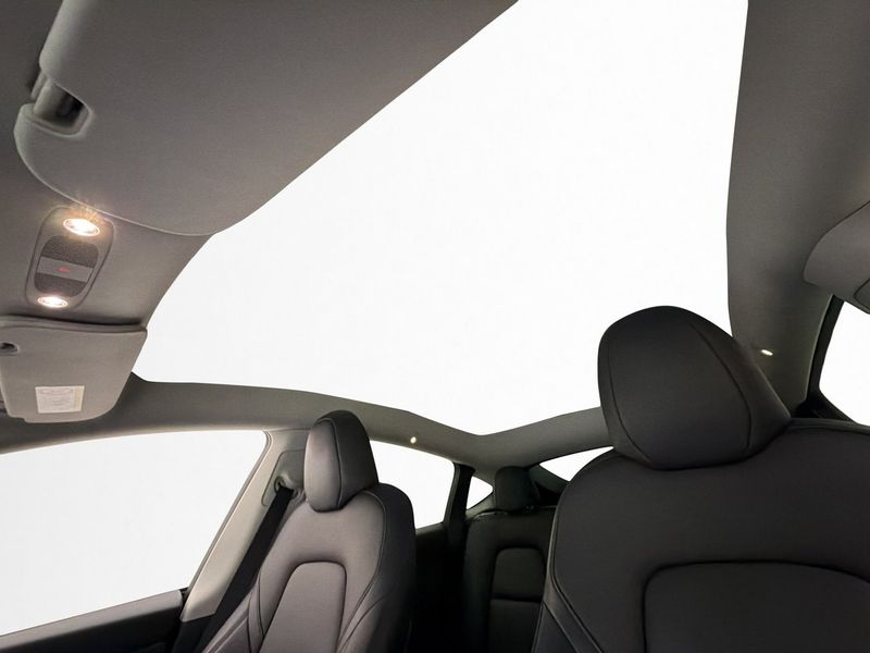 Tesla Model Y bild 19