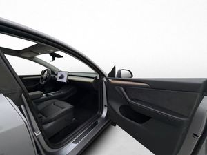 Tesla Model Y bild 13