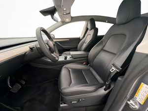 Tesla Model Y bild 18