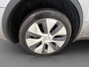 Tesla Model Y bild 33