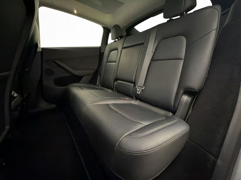 Tesla Model Y bild 14
