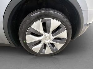 Tesla Model Y bild 32