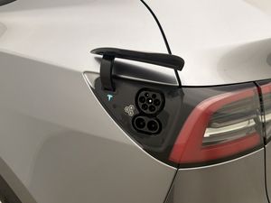 Tesla Model Y bild 30