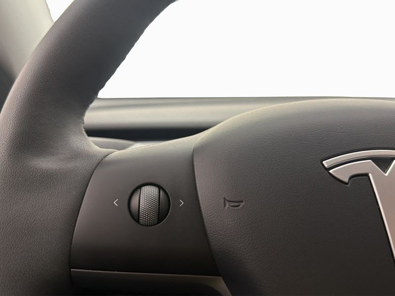 Tesla Model Y bild 28