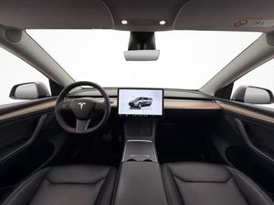 Tesla Model Y bild 15