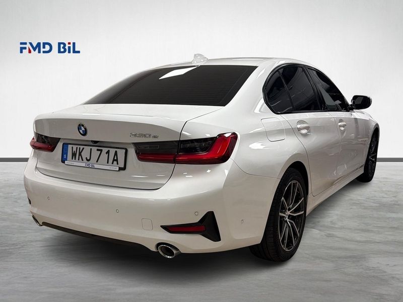 BMW 330 bild 4
