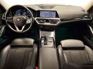 BMW 330 bild 9