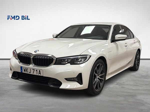 BMW 330 e SEDAN 292HK SPORT LINE B-KAMERA P-SENSORER COCKPIT MOMS - 2021