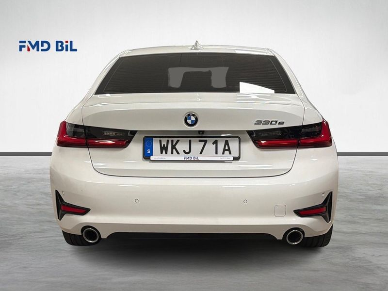 BMW 330 bild 6