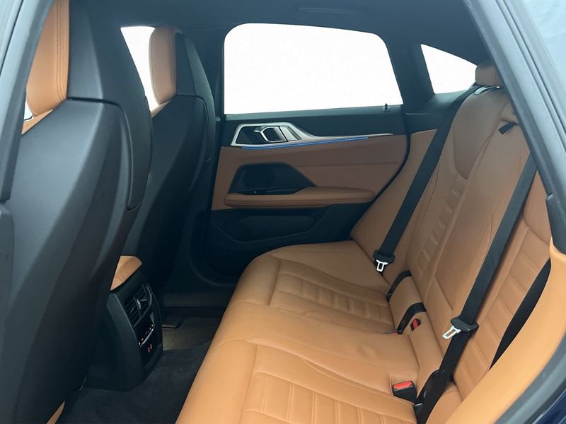 BMW i4 bild 28